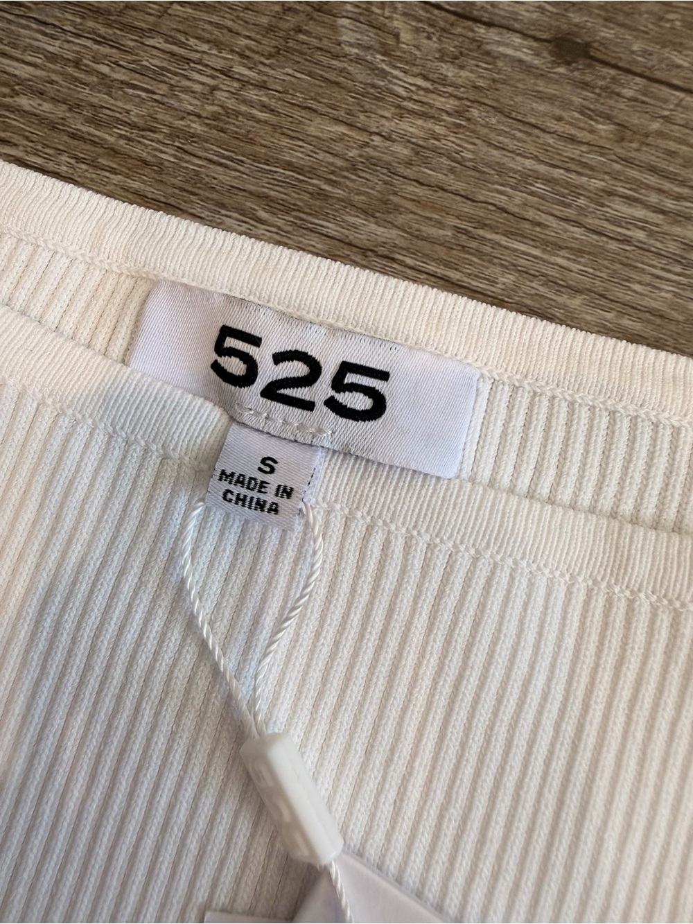 NWT 525 Off-The-Shoulder Ribbed Knit Crop Top White Sz S Soft Stretch Minimalist - Picture 2 of 6